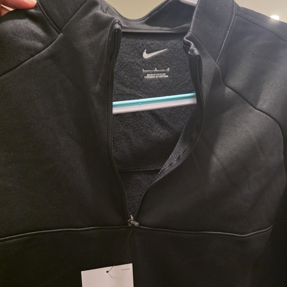 Nike Men's Black Golf Jacket - Picture 5 of 5